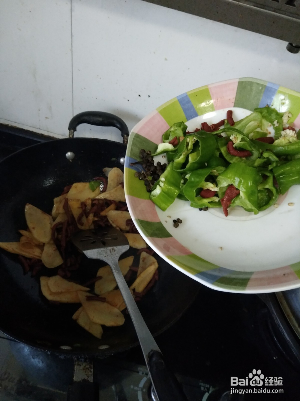鸭肠炒青椒土豆片