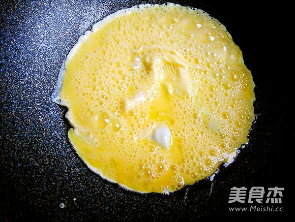 鸡蛋炒黄蘑的做法