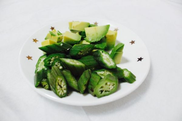 鲜虾牛油果沙拉