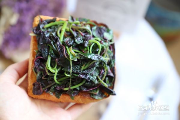 越吃越年轻：红苋菜长寿煎蛋三明治