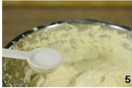 怎样在家中自制美味的花生奶油蛋糕