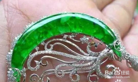 翡翠手镯有裂纹怎么办