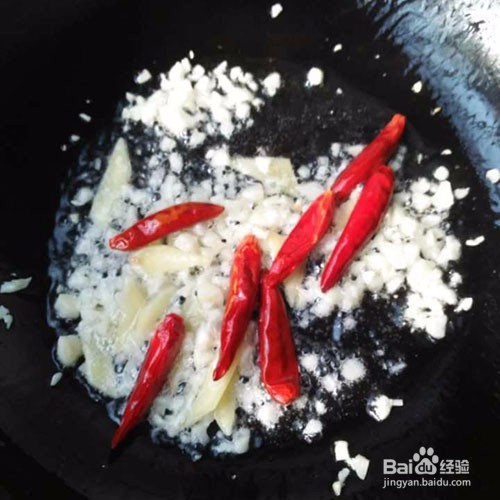 蒜香鸡小肘的做法