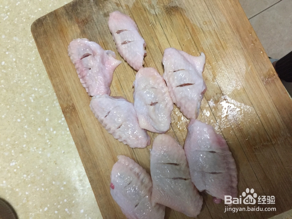 奥尔良蜜制鸡翅的做法