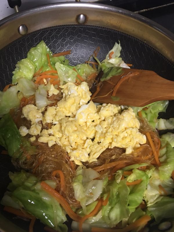 包菜鸡蛋炒粉丝