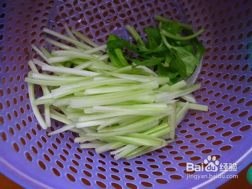 西芹拌腐竹