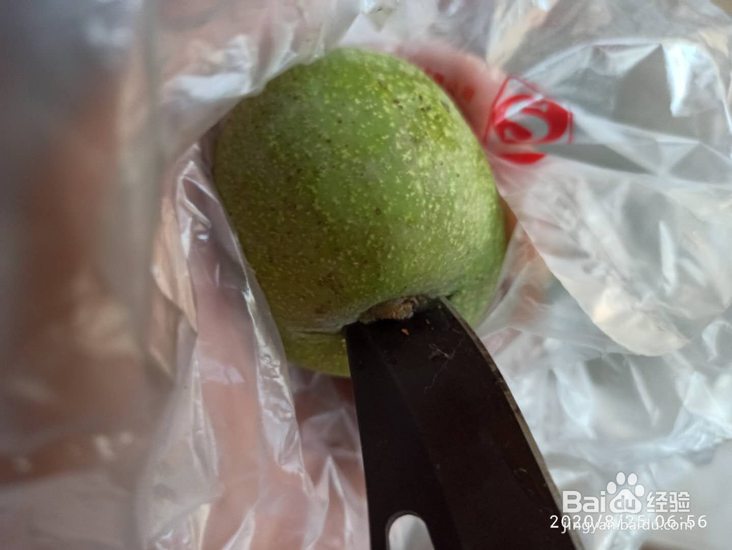 青皮核桃去皮好方法