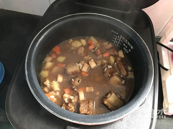 排骨土豆焖饭