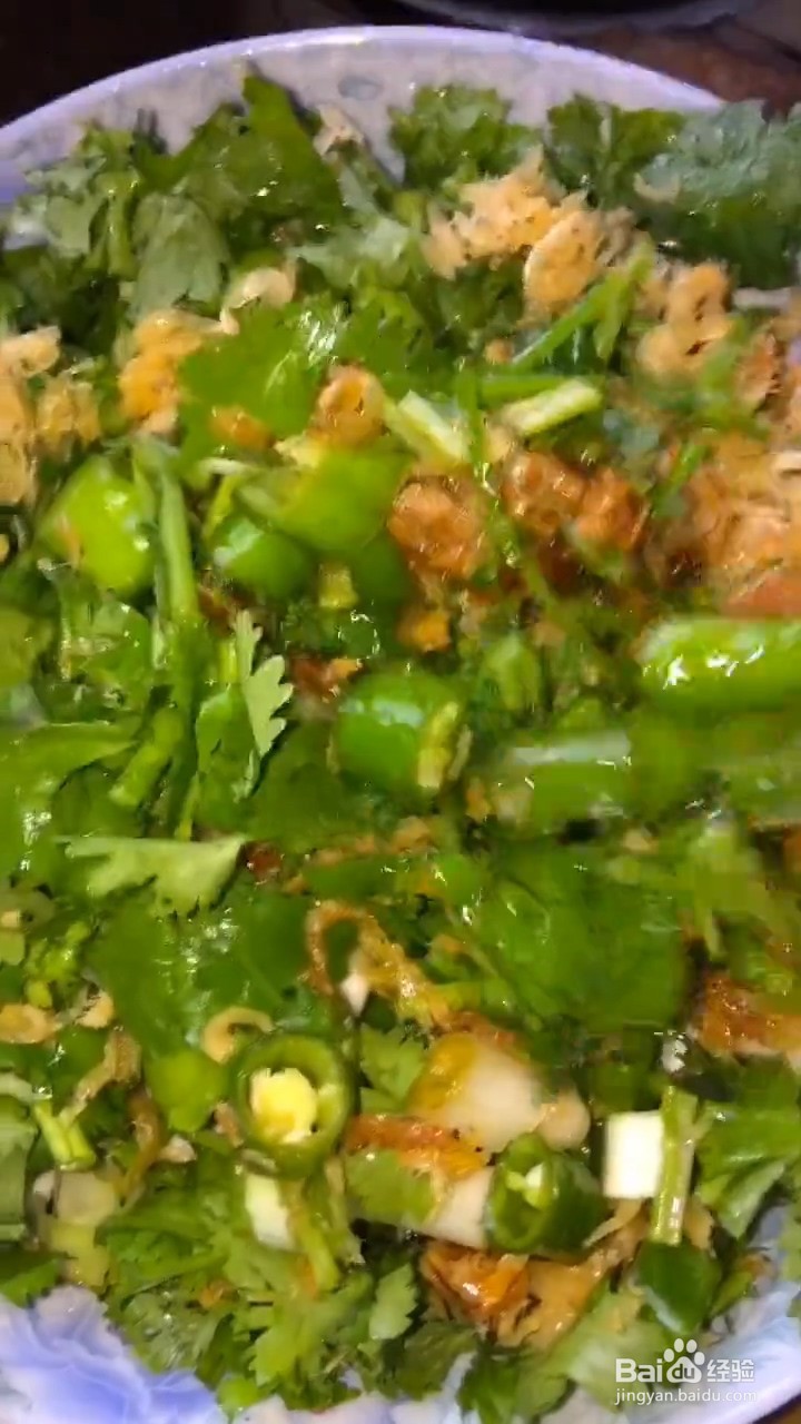 如何自制好吃的凉拌辣椒葱