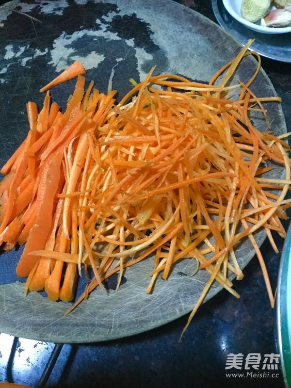 薯苗胡萝卜炒米粉