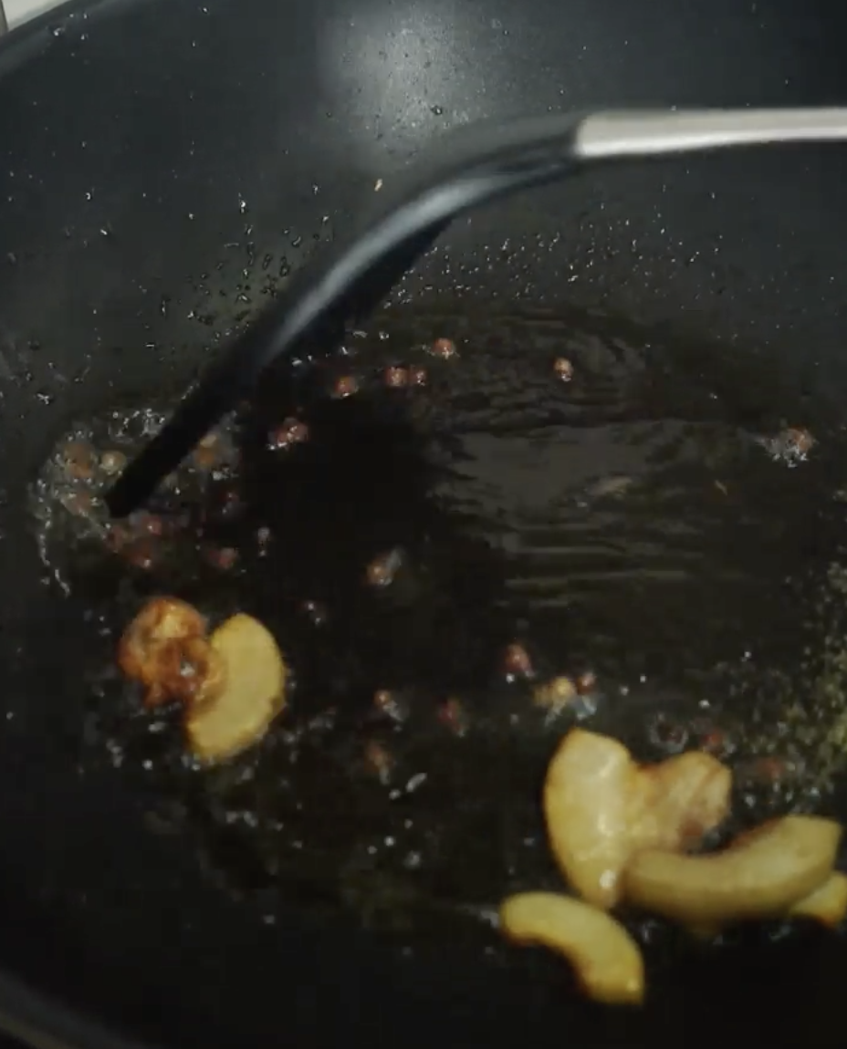 白菜炒肉怎么做？