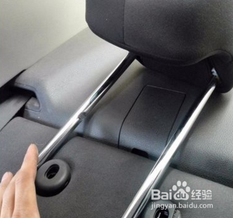 奥迪a6l前座椅头枕怎么拆