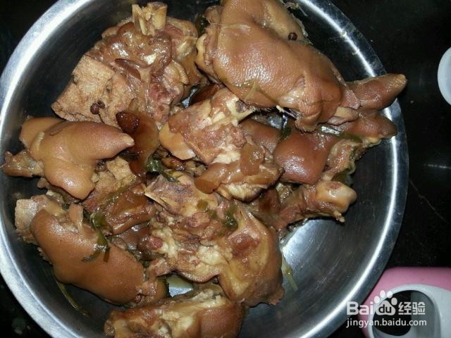 怎样制作家常菜卤肉猪蹄的方法