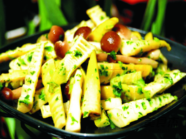 荠菜炒春笋蟹味菇