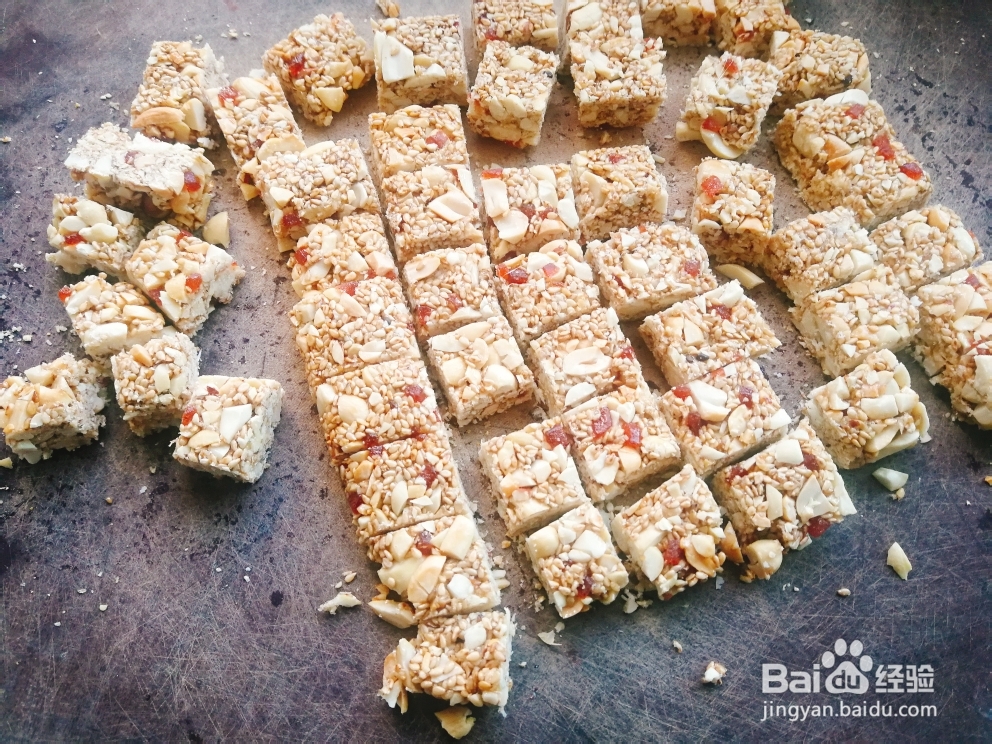 好吃到哭的花生芝麻糖