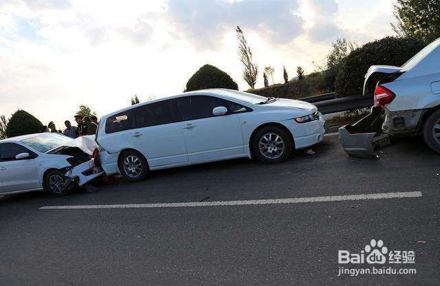 连续追尾责任怎么判定