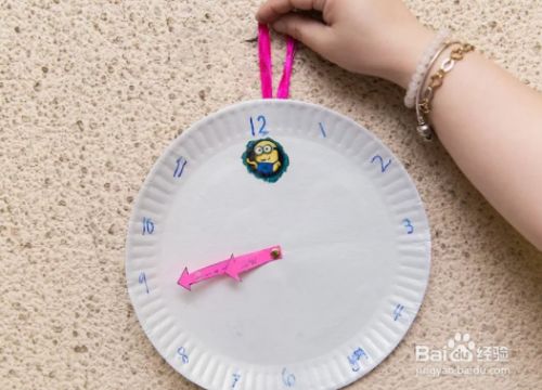 如何制作旋转指针的手工时钟
