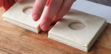 如何用手抓饼做千层酥