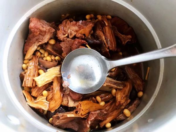 香菇黄豆腐竹烧排骨