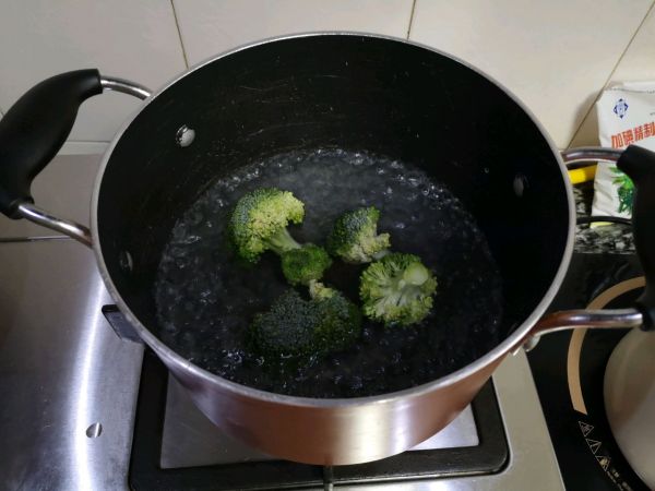 时蔬藜麦胚芽米便当