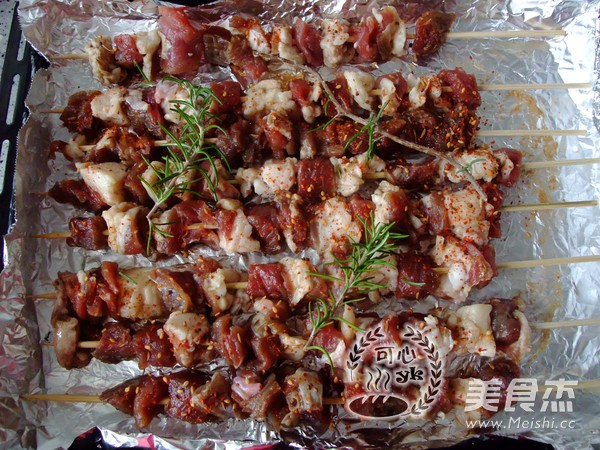 让人垂涎三尺的烤羊肉串