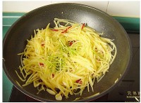 教你做酸辣土豆丝