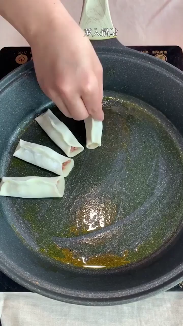 鸡蛋锅贴怎么做