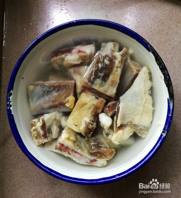 如何制作香辣腊排骨