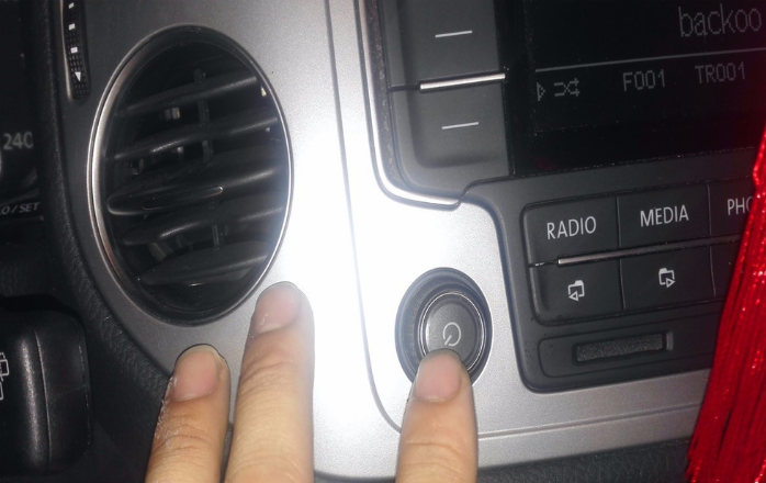 如何将音乐导入车载