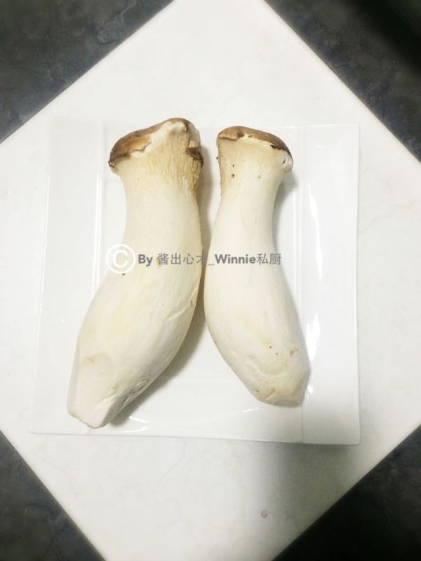 麻椒泰酱拌杏鲍菇