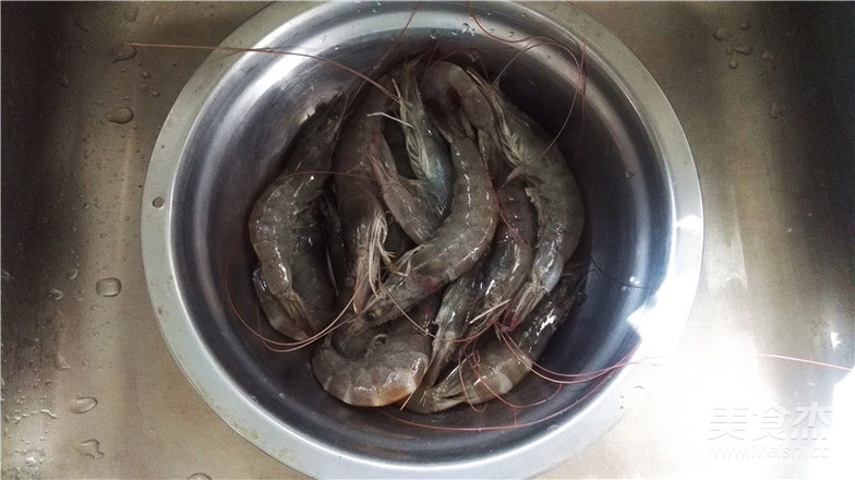 黑椒汁爆青瓜虾球