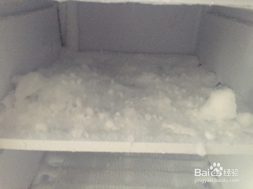 家用电冰箱如何除结冰？