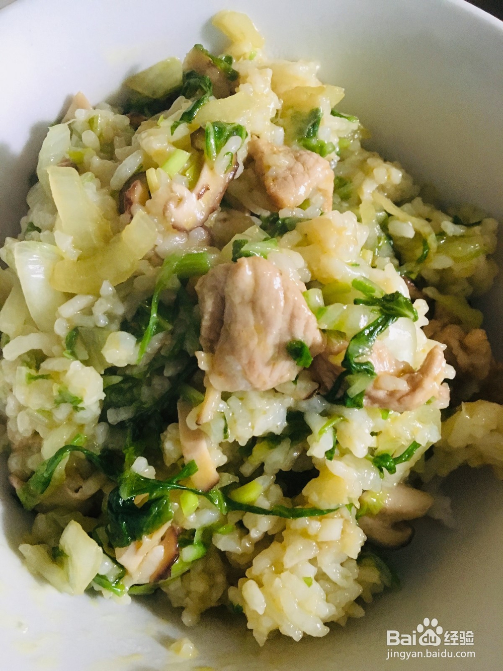 香菇白菜炒瘦肉饭的做法