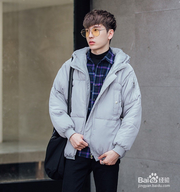 男生面包服搭什么裤子