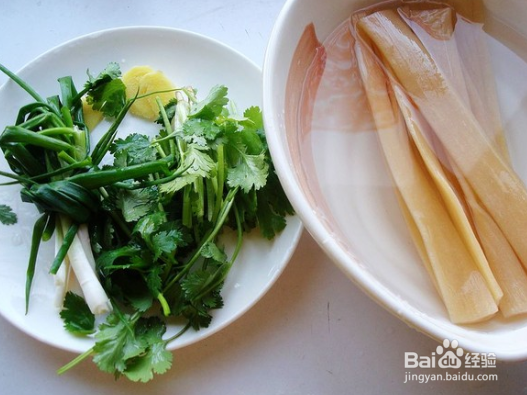 鱼头苕粉煲的做法