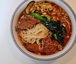 三招五招教你做红烧排骨面