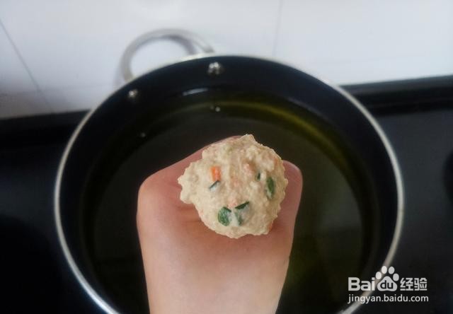 家庭自制油炸豆腐丸子