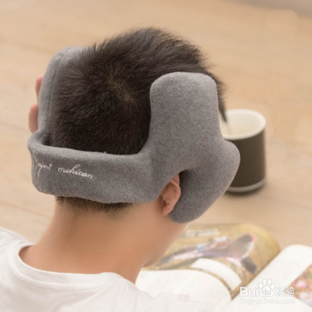 男生鬓角不服帖怎么办呢?用什么方法解决呢?