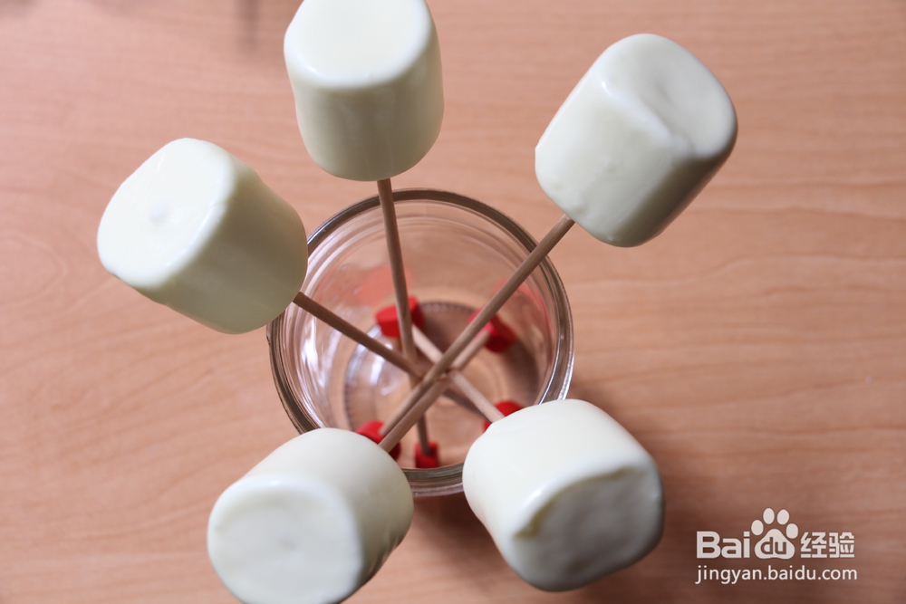 浓郁的驯鹿巧克力棉花棒棒糖