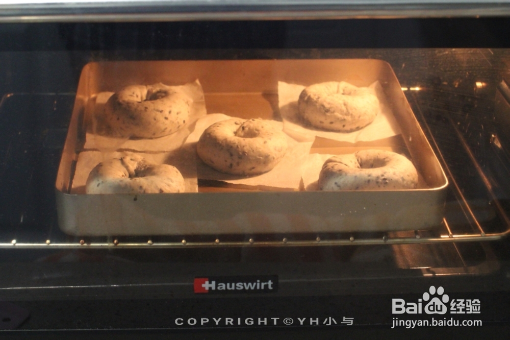 怎么吃都不腻的油黑芝麻贝果