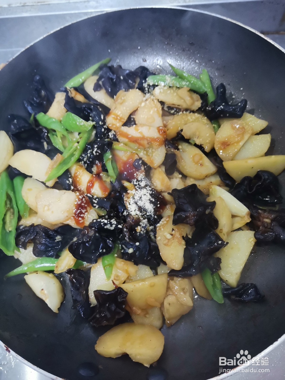 马蒂炒木耳的做法