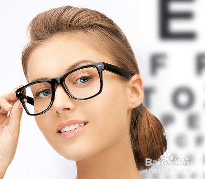 搭配适合自己的眼镜饰品