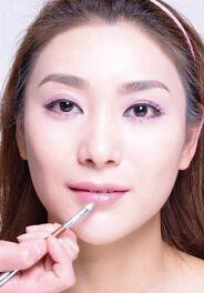 教初学者淡妆化妆步骤的先后顺序