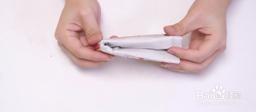 花式酷炫的开瓶盖方法，学会可以用来撩妹哦