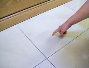 怎样清除瓷砖表面的渗污