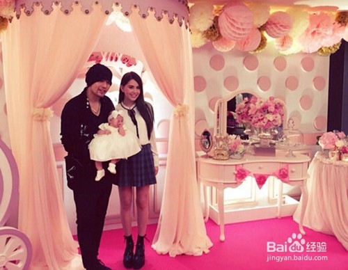 姚晨女儿百日宴 盘点明星孩子百日宴谁最奢华?