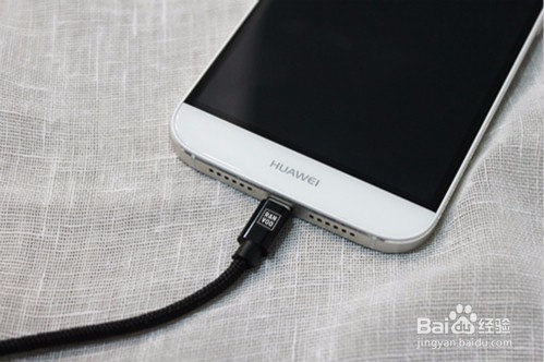 牛人首创一口两用,锐舞的数据线你见过没