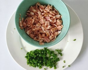 教你制作美味的葱香培根手撕馒头卷