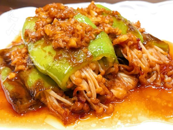虎皮尖椒金针菇卷