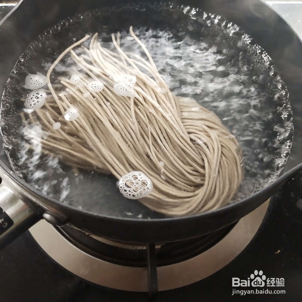 雪菜肉丝荞麦面